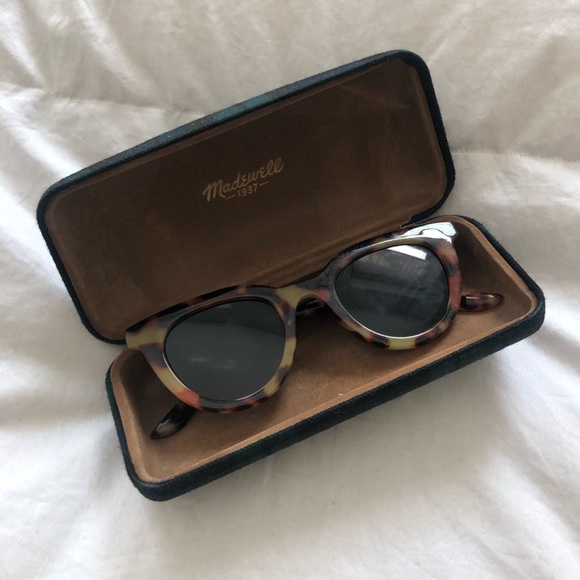 Tortoise Sunglasses - Picture 3 of 7